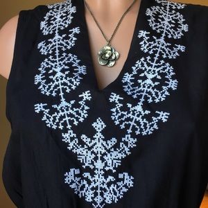 Liz Claiborne NWOT  top size M